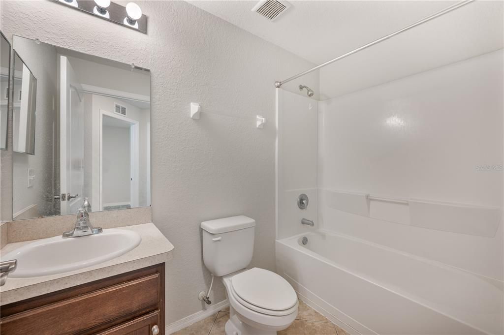 На продажу: $359,000 (4 спален, 2 ванн, 1871 Квадратных фут)
