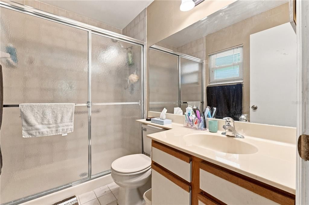 Active With Contract: $165,000 (2 beds, 2 baths, 1189 Square Feet)