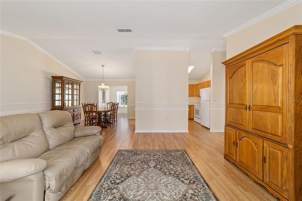 For Sale: $247,500 (3 beds, 2 baths, 1772 Square Feet)