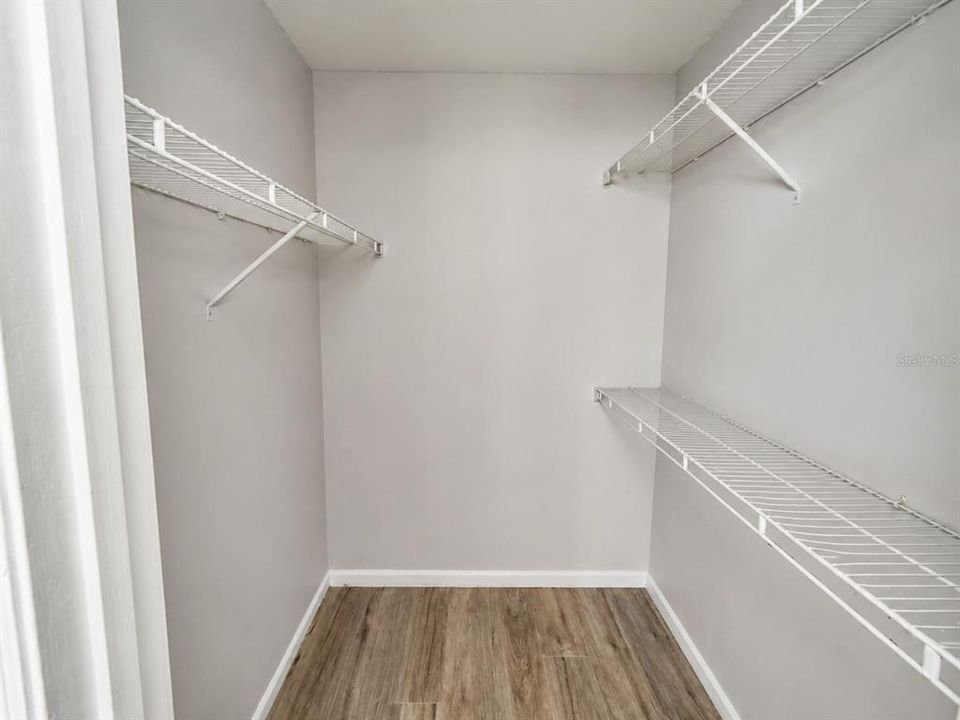 For Sale: $170,000 (2 beds, 2 baths, 829 Square Feet)