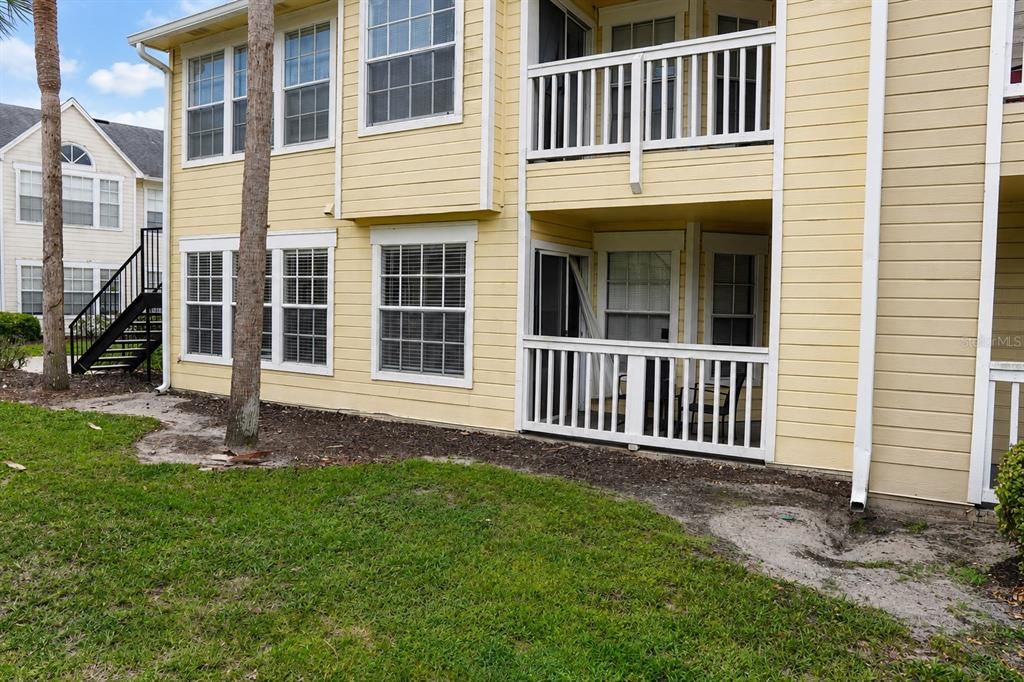 For Sale: $170,000 (2 beds, 2 baths, 829 Square Feet)