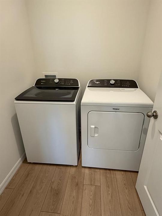 En Renta: $2,185 (4 camas, 2 baños, 1607 Pies cuadrados)