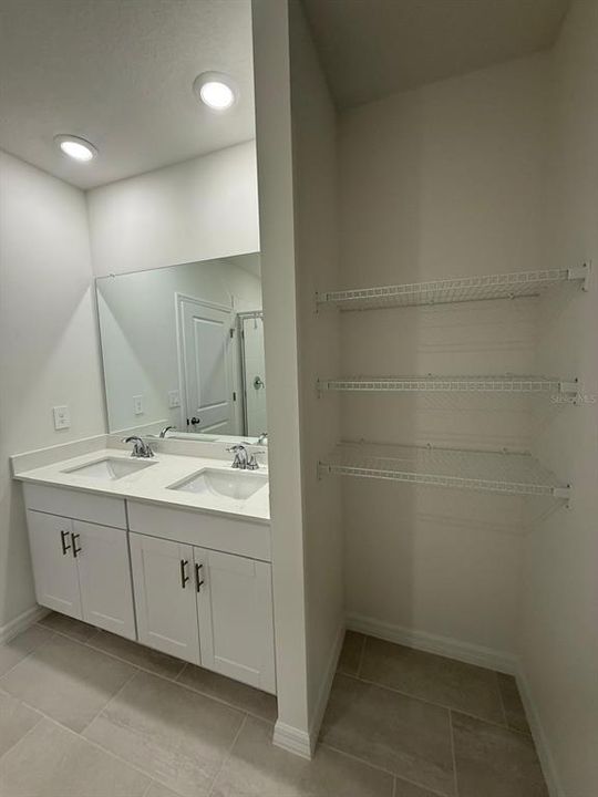 En Renta: $2,185 (4 camas, 2 baños, 1607 Pies cuadrados)