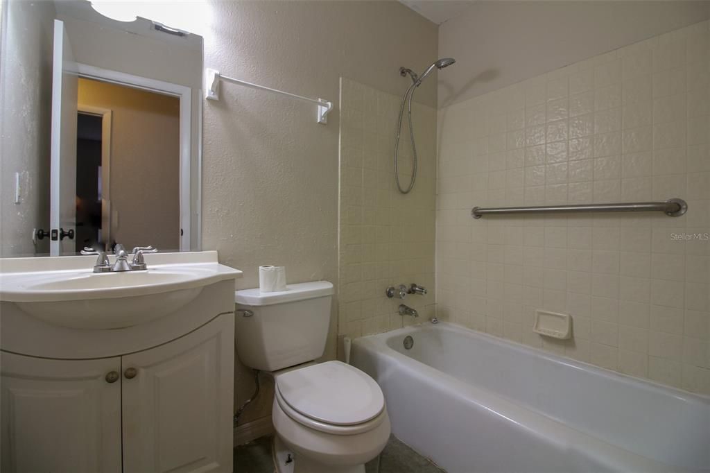 В аренду: $1,850 (3 спален, 1 ванн, 1275 Квадратных фут)