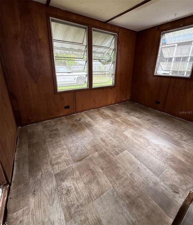 For Sale: $64,900 (2 beds, 1 baths, 672 Square Feet)