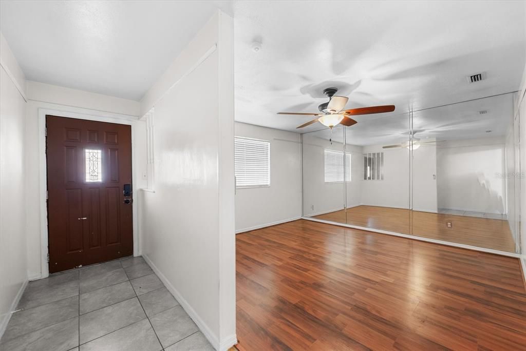 En Venta: $250,000 (4 camas, 2 baños, 1631 Pies cuadrados)
