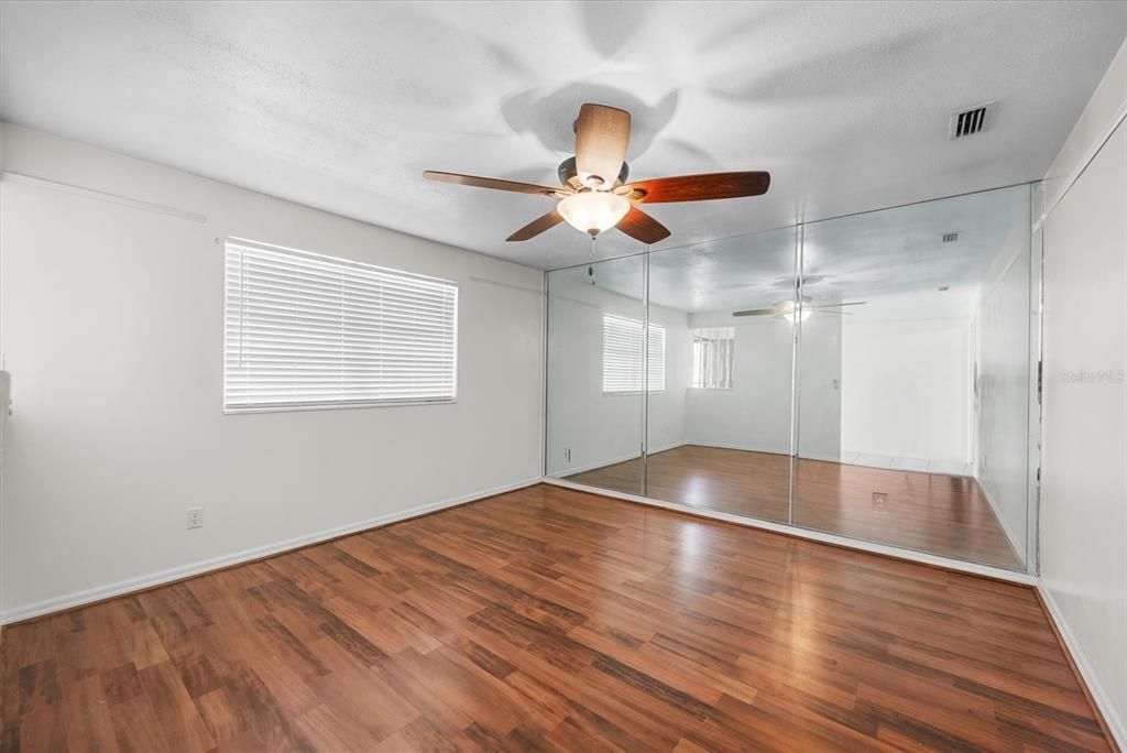 En Venta: $250,000 (4 camas, 2 baños, 1631 Pies cuadrados)