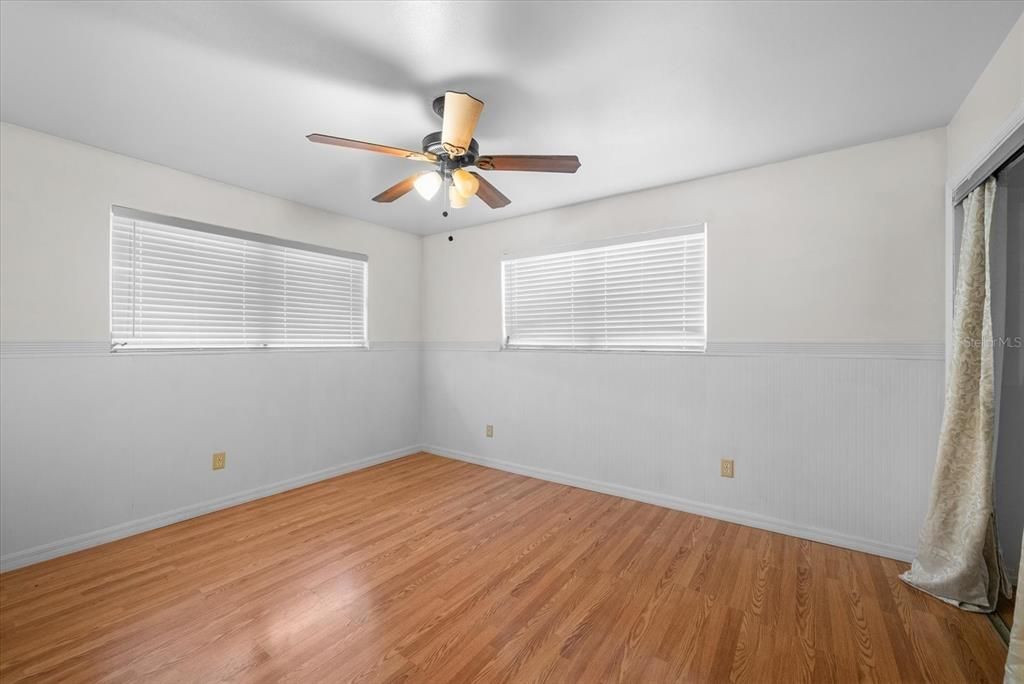 En Venta: $250,000 (4 camas, 2 baños, 1631 Pies cuadrados)
