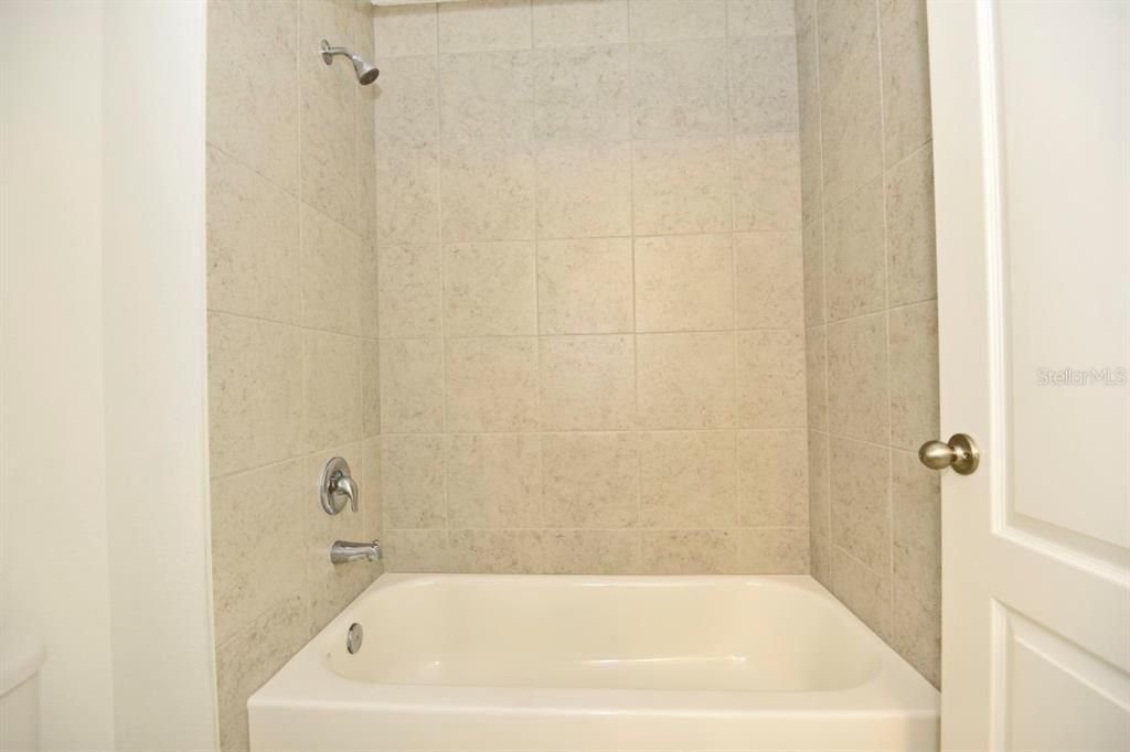 В аренду: $2,700 (3 спален, 2 ванн, 2305 Квадратных фут)