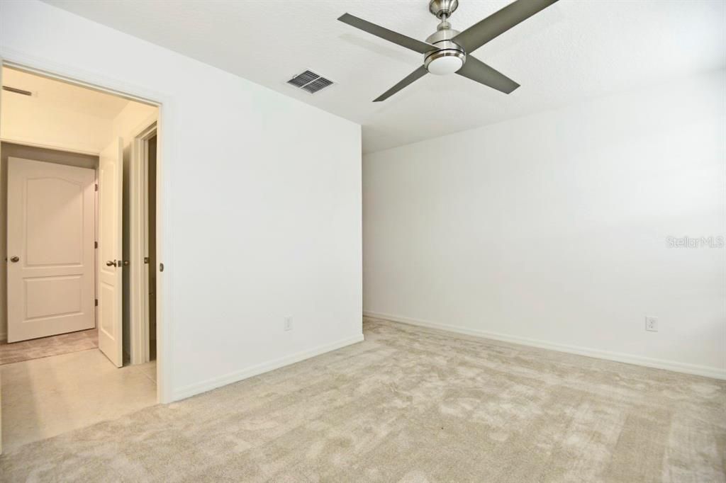 В аренду: $2,700 (3 спален, 2 ванн, 2305 Квадратных фут)