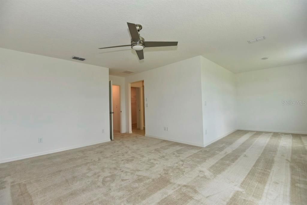 В аренду: $2,700 (3 спален, 2 ванн, 2305 Квадратных фут)