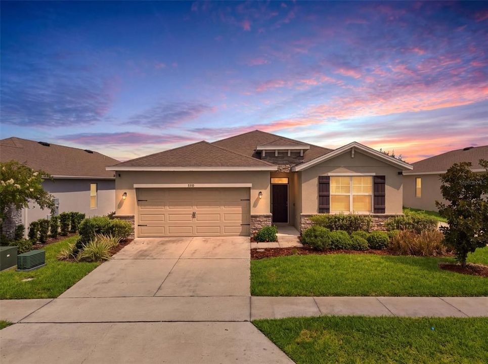 For Sale: $339,900 (4 beds, 2 baths, 2034 Square Feet)
