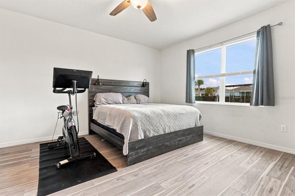 For Sale: $339,900 (4 beds, 2 baths, 2034 Square Feet)