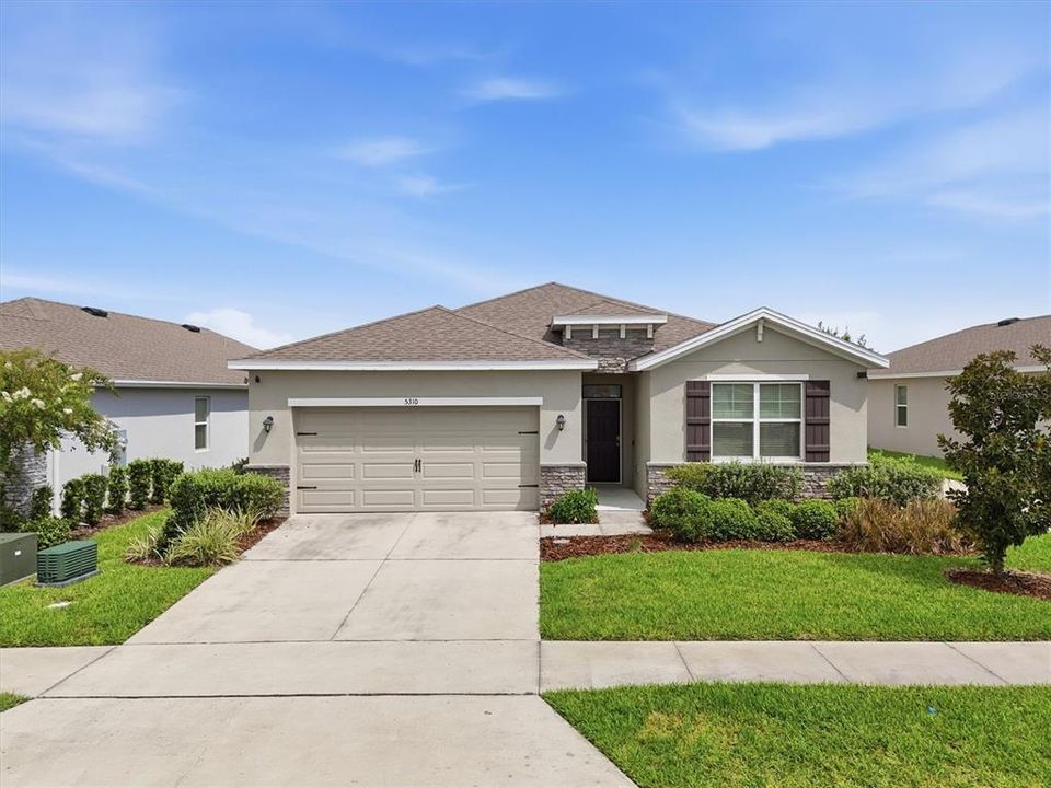 For Sale: $339,900 (4 beds, 2 baths, 2034 Square Feet)