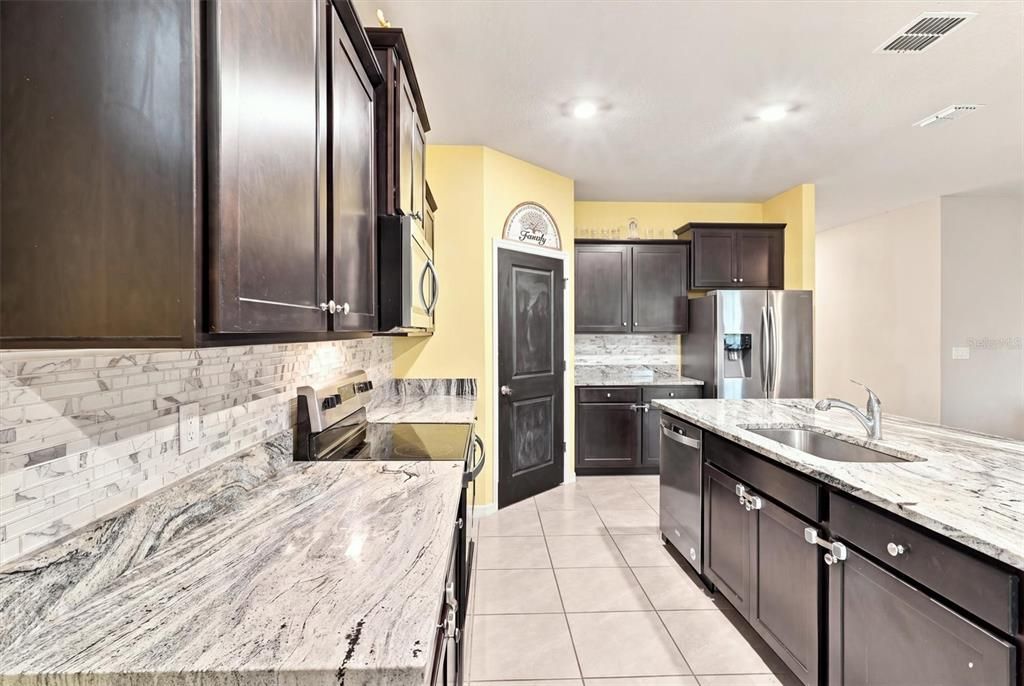 For Sale: $339,900 (4 beds, 2 baths, 2034 Square Feet)
