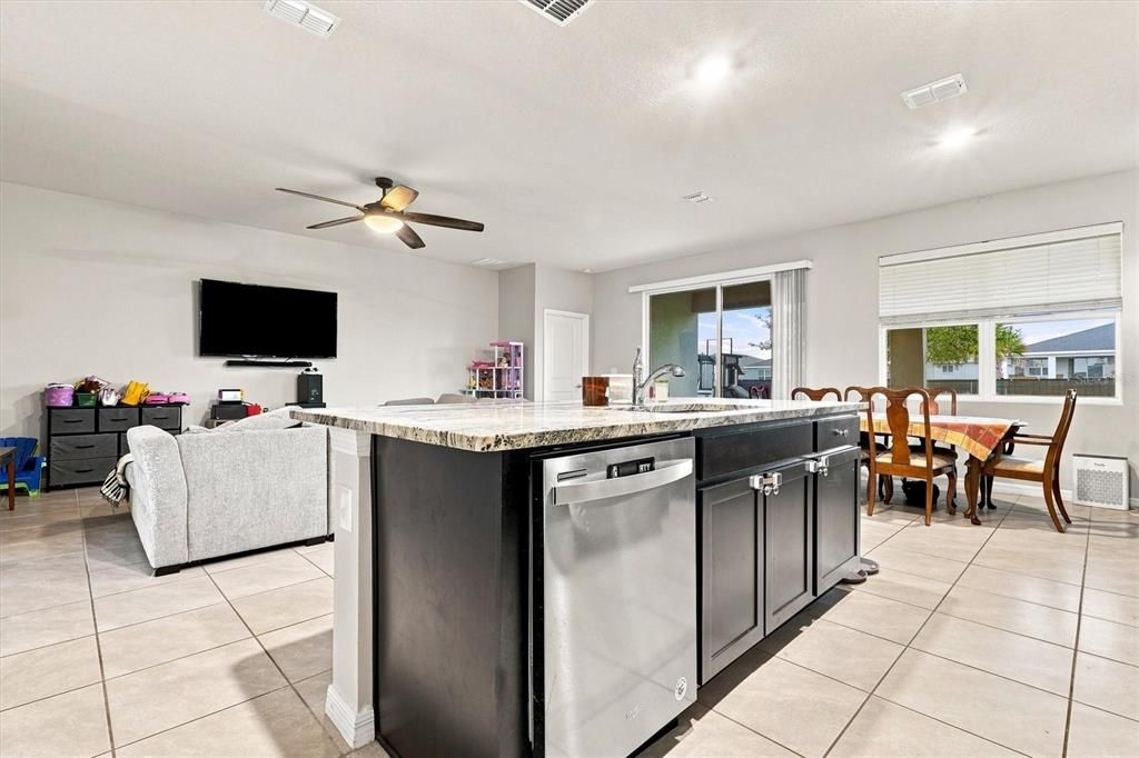 For Sale: $339,900 (4 beds, 2 baths, 2034 Square Feet)