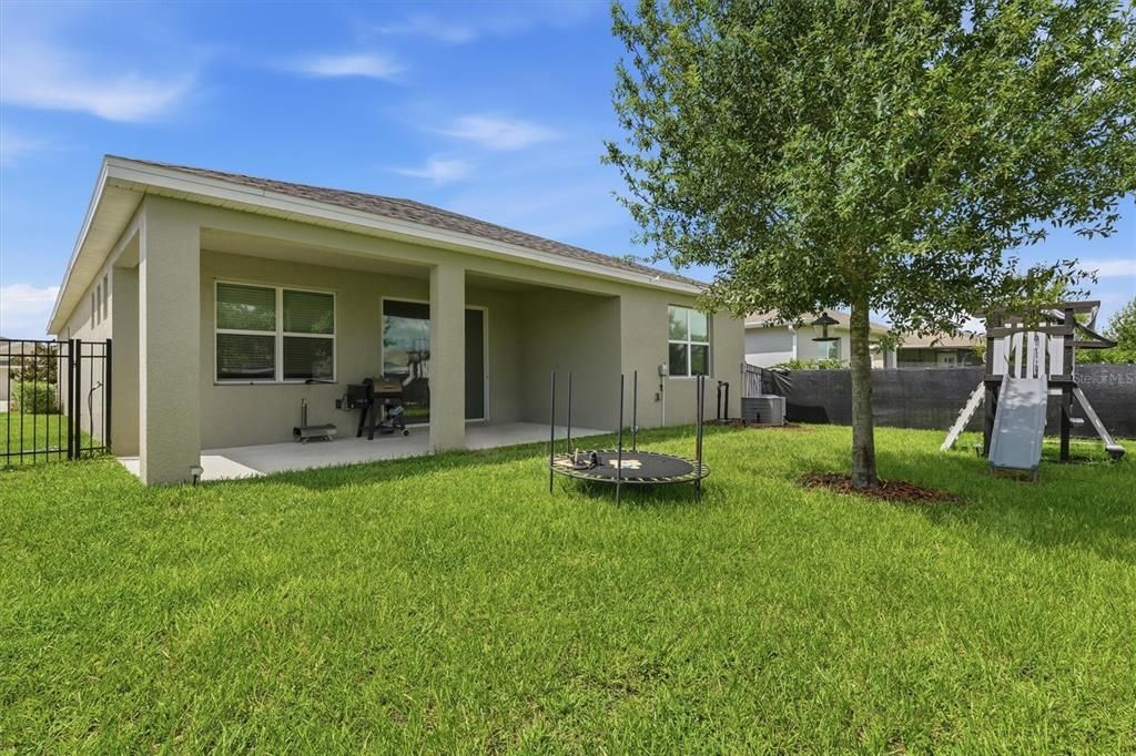 For Sale: $339,900 (4 beds, 2 baths, 2034 Square Feet)