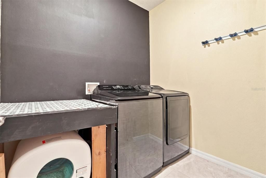 For Sale: $339,900 (4 beds, 2 baths, 2034 Square Feet)