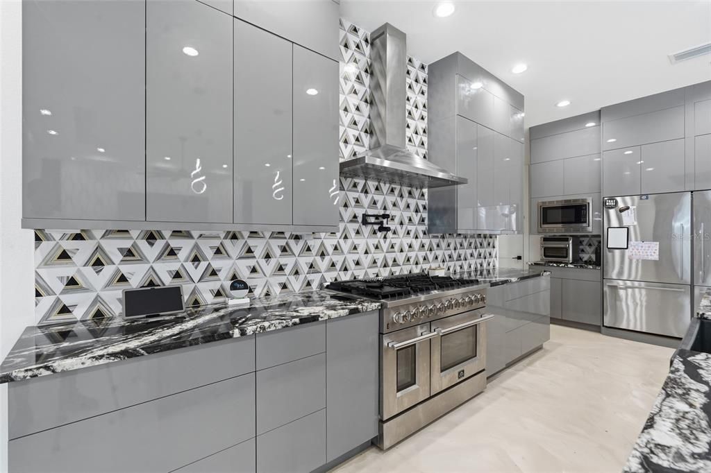 For Sale: $1,399,999 (5 beds, 3 baths, 3400 Square Feet)
