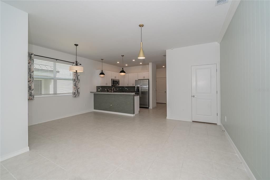 For Rent: $2,295 (3 beds, 2 baths, 1787 Square Feet)