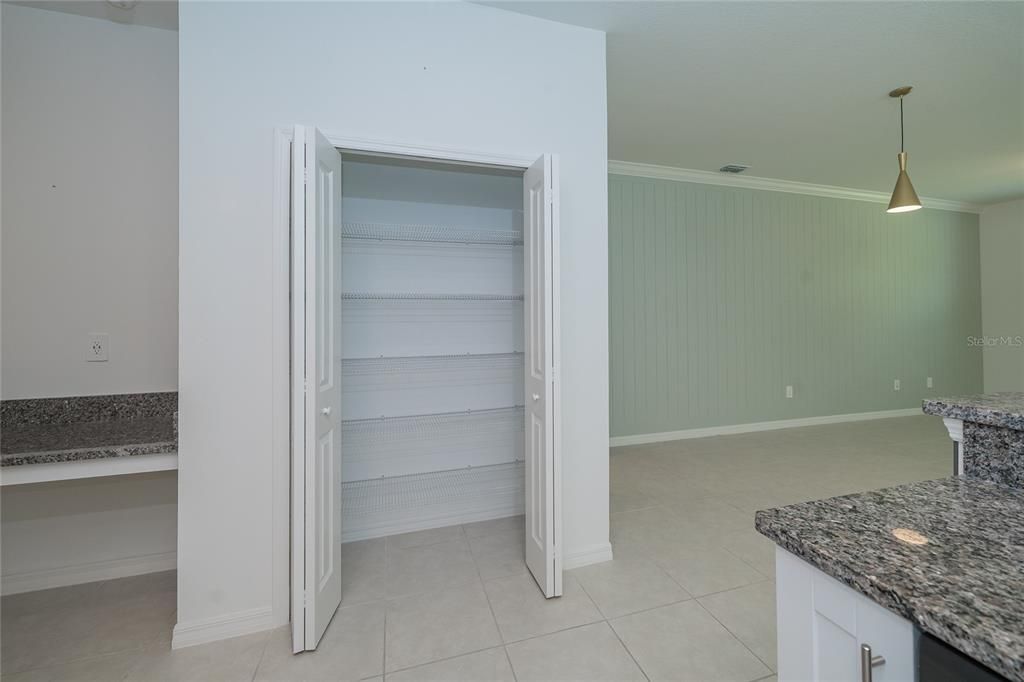 For Rent: $2,295 (3 beds, 2 baths, 1787 Square Feet)