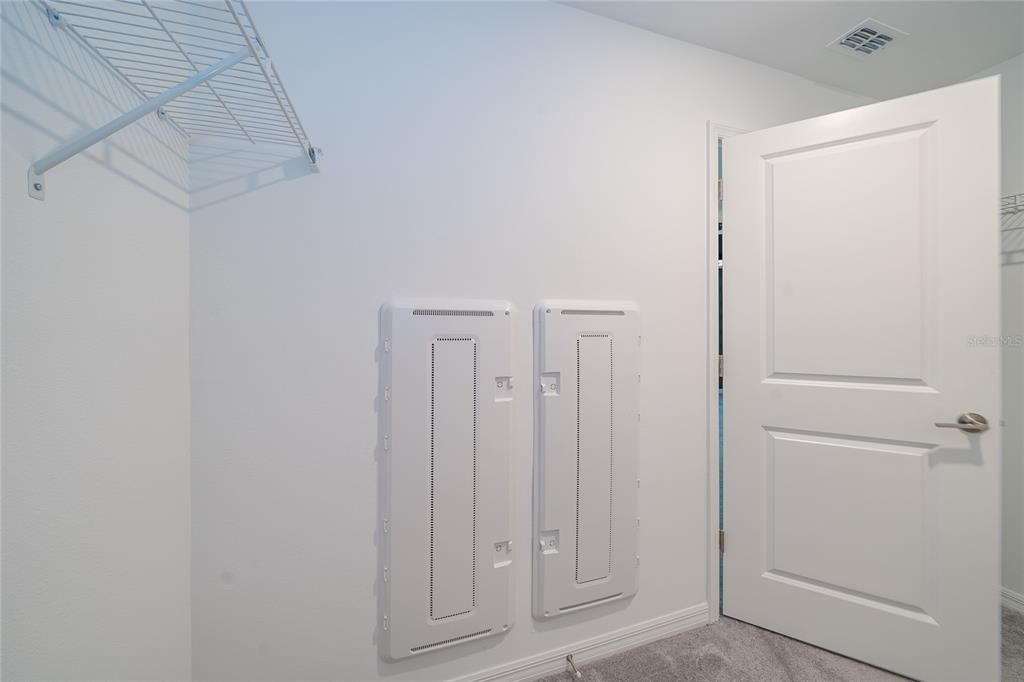 For Rent: $2,295 (3 beds, 2 baths, 1787 Square Feet)