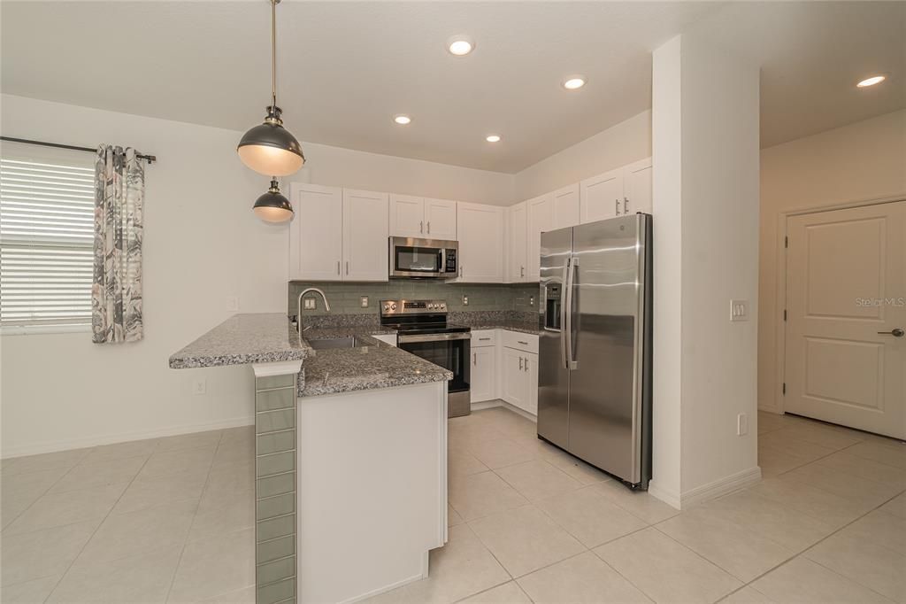 For Rent: $2,295 (3 beds, 2 baths, 1787 Square Feet)