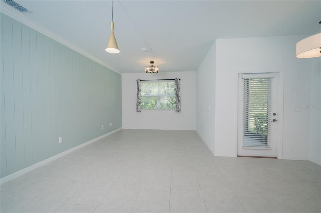 For Rent: $2,295 (3 beds, 2 baths, 1787 Square Feet)