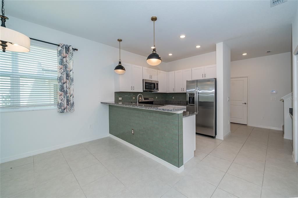 For Rent: $2,295 (3 beds, 2 baths, 1787 Square Feet)