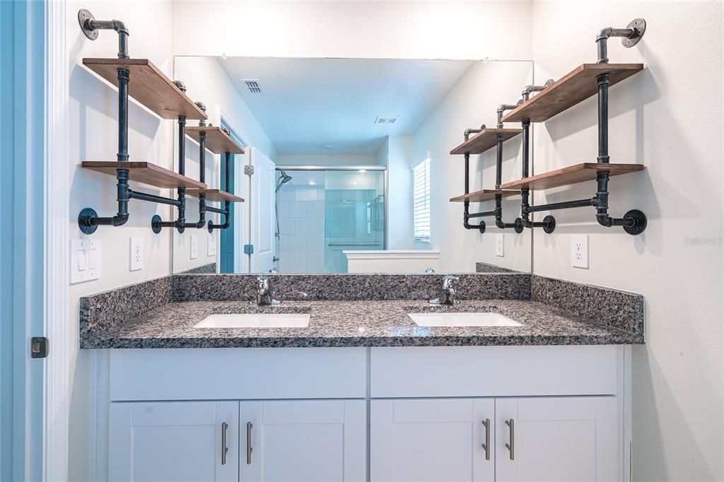 For Rent: $2,295 (3 beds, 2 baths, 1787 Square Feet)