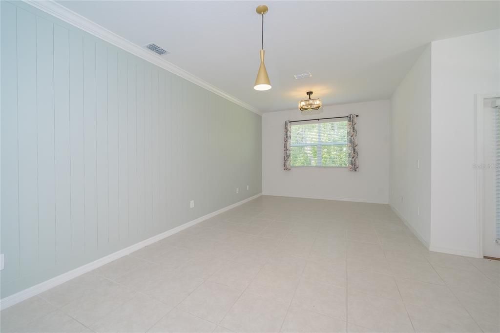 For Rent: $2,295 (3 beds, 2 baths, 1787 Square Feet)