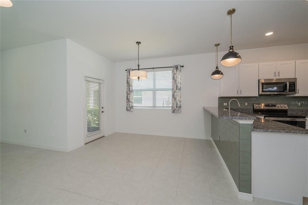 For Rent: $2,295 (3 beds, 2 baths, 1787 Square Feet)