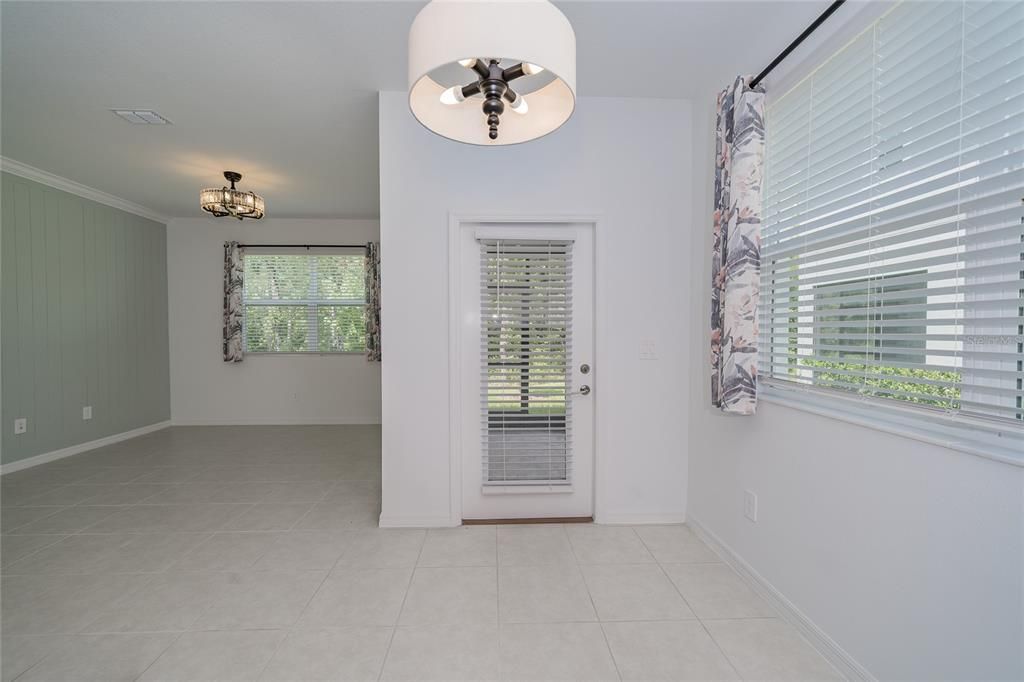 For Rent: $2,295 (3 beds, 2 baths, 1787 Square Feet)