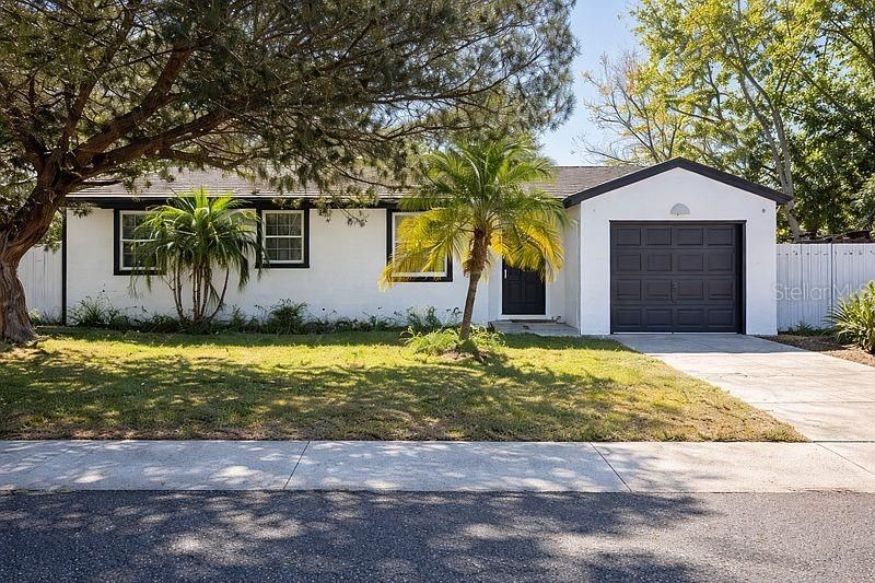 For Sale: $280,000 (3 beds, 1 baths, 945 Square Feet)