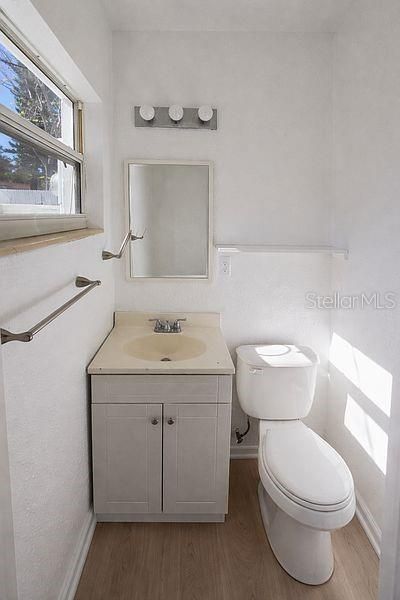 For Sale: $280,000 (3 beds, 1 baths, 945 Square Feet)