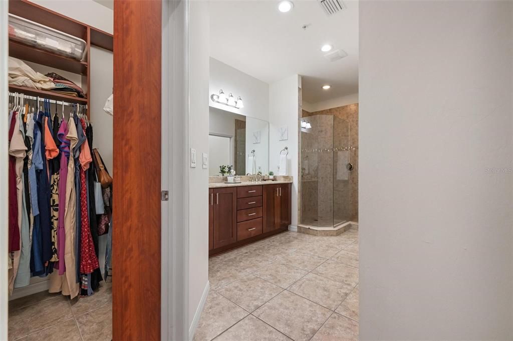 For Sale: $560,000 (3 beds, 2 baths, 2334 Square Feet)