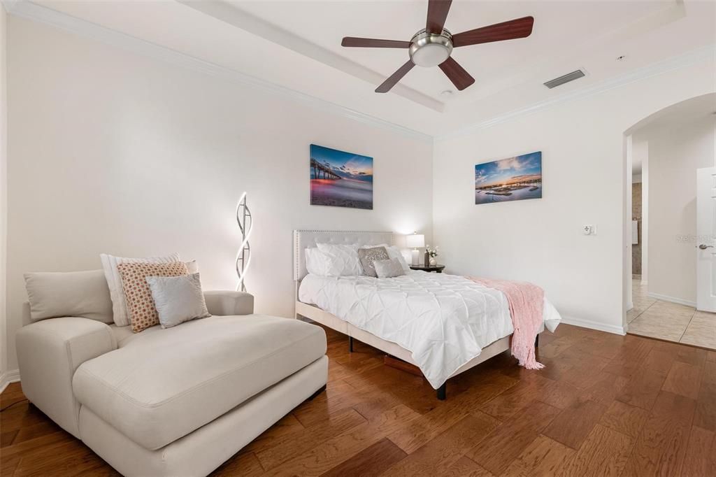 For Sale: $560,000 (3 beds, 2 baths, 2334 Square Feet)