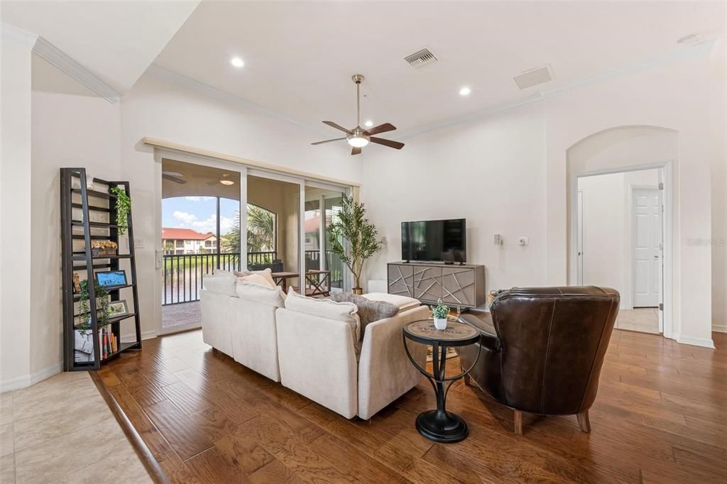 For Sale: $560,000 (3 beds, 2 baths, 2334 Square Feet)
