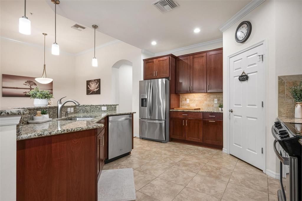 For Sale: $560,000 (3 beds, 2 baths, 2334 Square Feet)