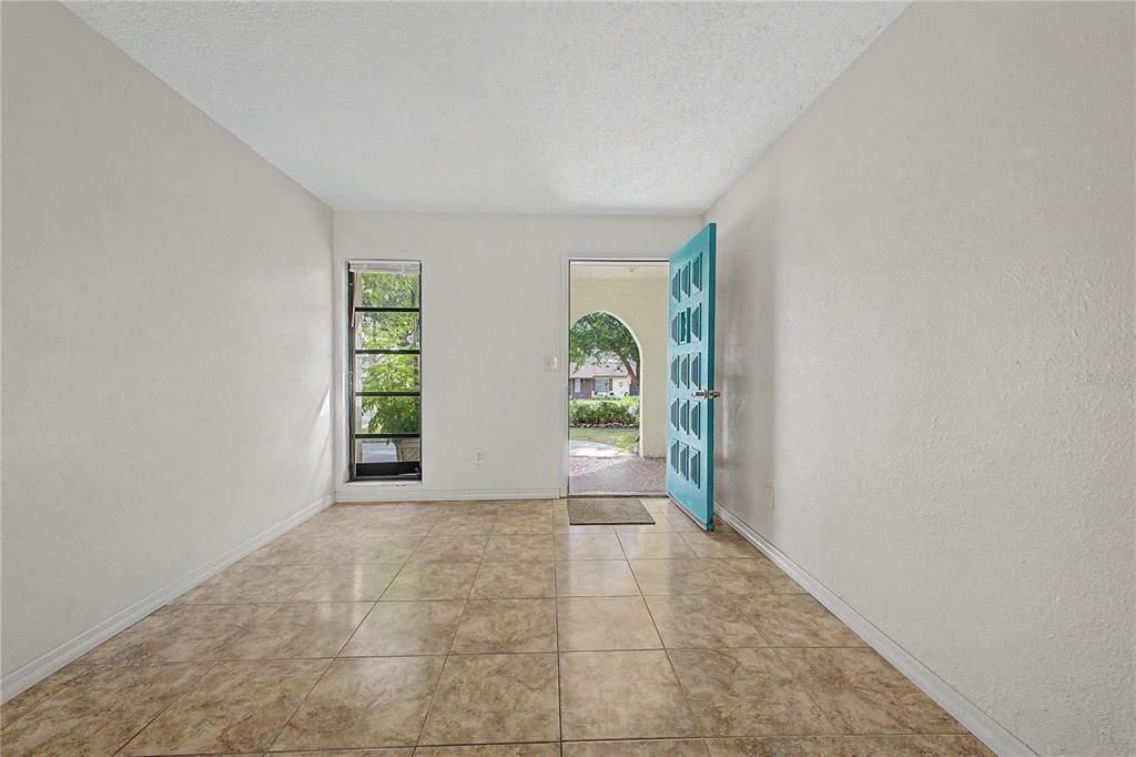 For Sale: $375,000 (3 beds, 2 baths, 1755 Square Feet)
