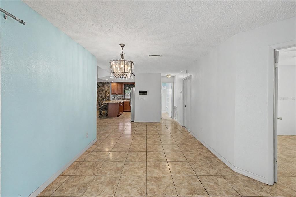 For Sale: $375,000 (3 beds, 2 baths, 1755 Square Feet)