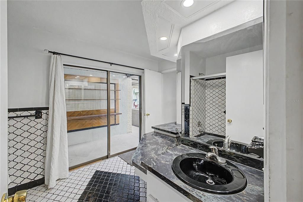 For Sale: $375,000 (3 beds, 2 baths, 1755 Square Feet)