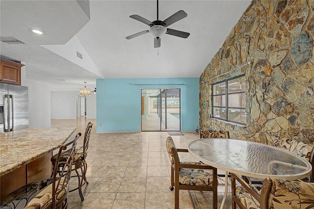 For Sale: $375,000 (3 beds, 2 baths, 1755 Square Feet)