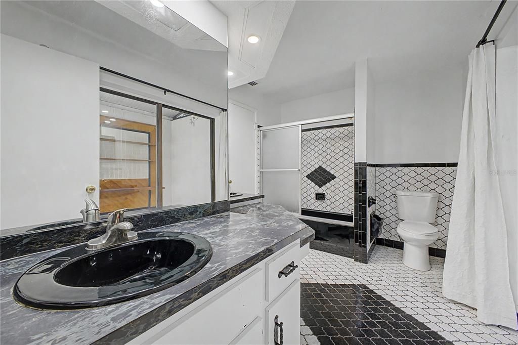 For Sale: $375,000 (3 beds, 2 baths, 1755 Square Feet)