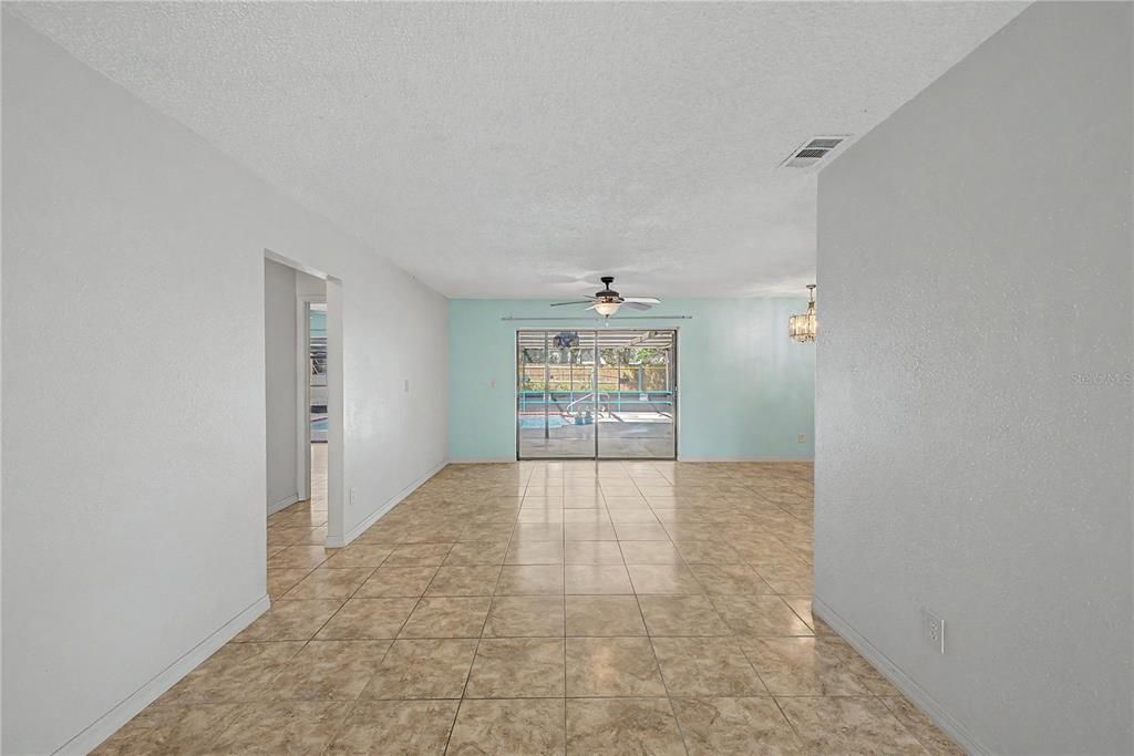 For Sale: $375,000 (3 beds, 2 baths, 1755 Square Feet)