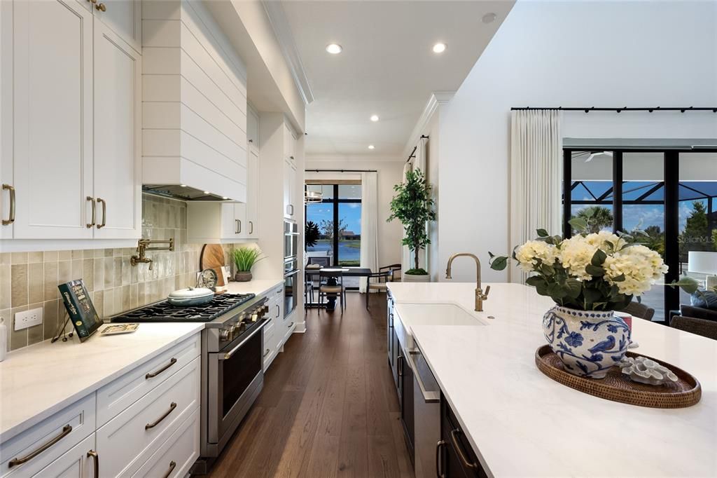 For Sale: $2,595,000 (4 beds, 5 baths, 4189 Square Feet)
