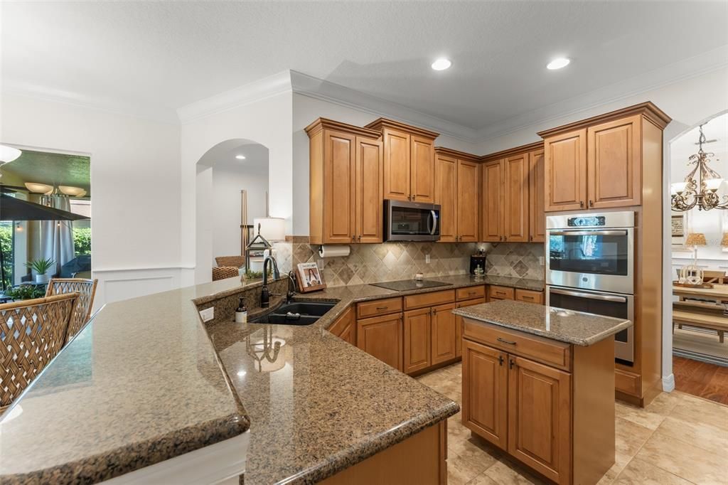 Activo con contrato: $849,000 (5 camas, 4 baños, 3078 Pies cuadrados)