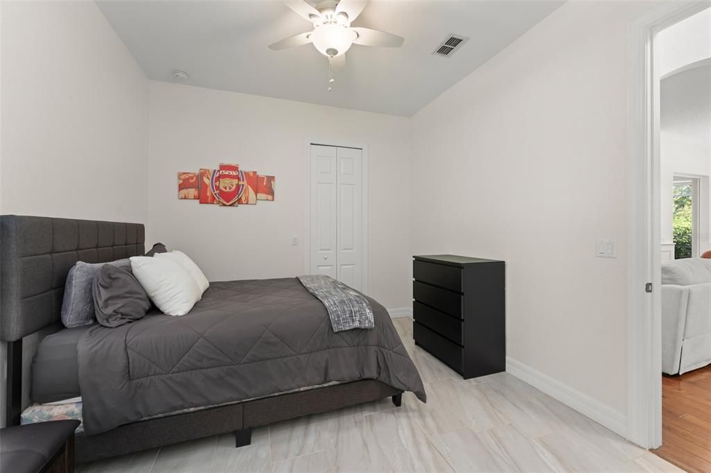 Activo con contrato: $849,000 (5 camas, 4 baños, 3078 Pies cuadrados)
