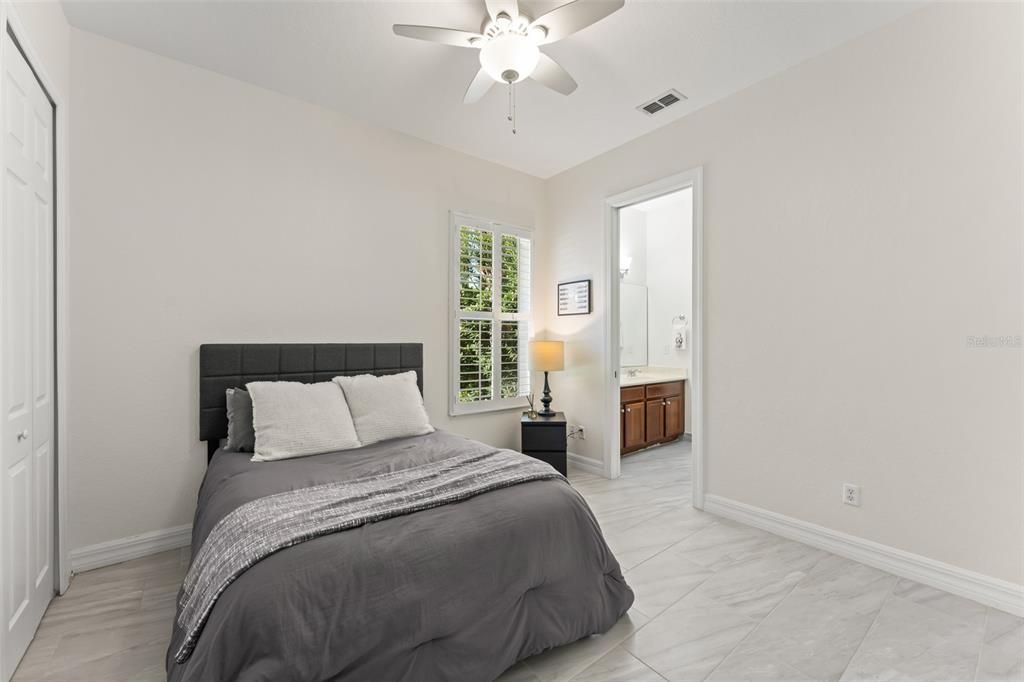 Activo con contrato: $849,000 (5 camas, 4 baños, 3078 Pies cuadrados)