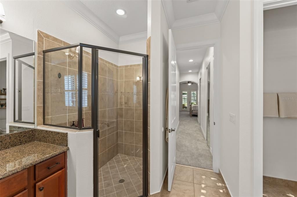Activo con contrato: $849,000 (5 camas, 4 baños, 3078 Pies cuadrados)